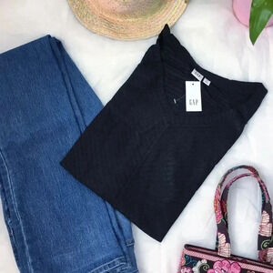 Gap textured top